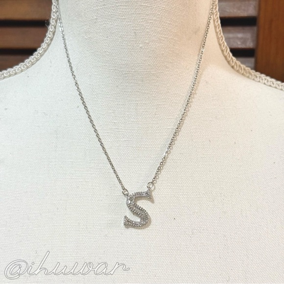 925 Sterling Silver Cubic Zircon Initial Letter S Pendant Necklace - Picture 3 of 11